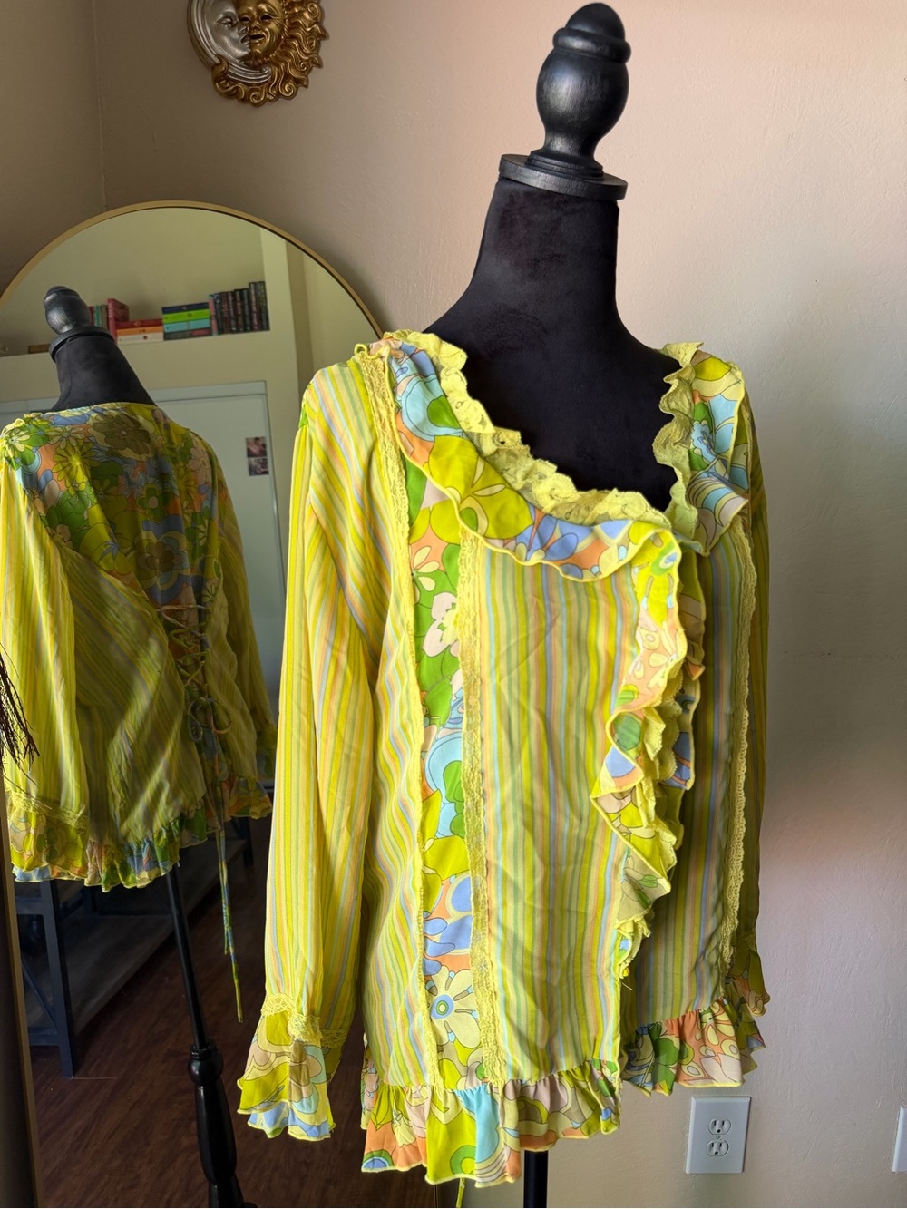Essentials by Milano xl vintage blouse ruffles corset back 90s/y2k does 70s